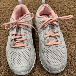 Skechers Women's Athletic Shoes in Gray and Pink